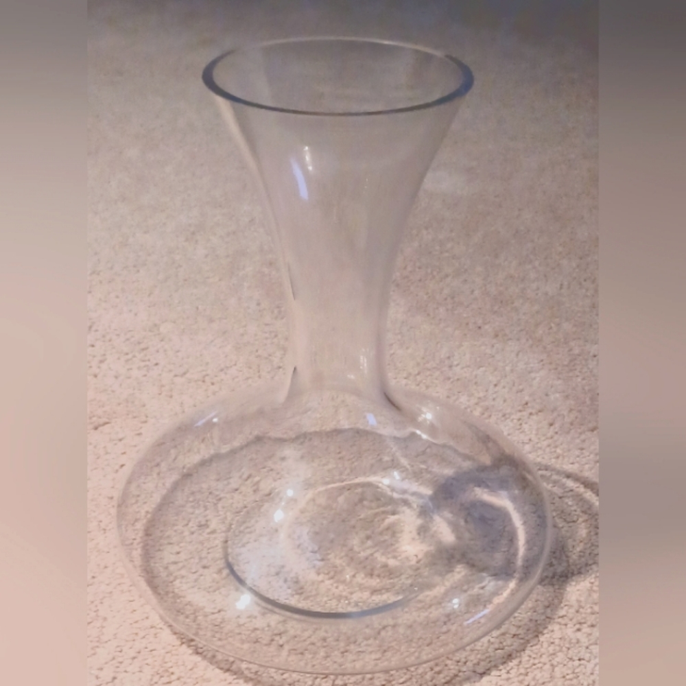 Clear glass wine decanter (NEW)